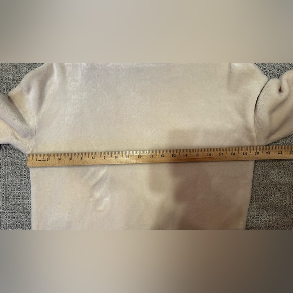 Lauren Conrad Cream Fleece w/ Hood. Size Small - Picture 7 of 8